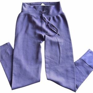 PINK Active Lavender Waffle Textured Leggings Size M Bottom Cuff